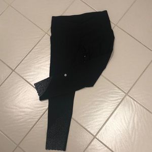 Lululemon cropped leggings with scalloped detail!